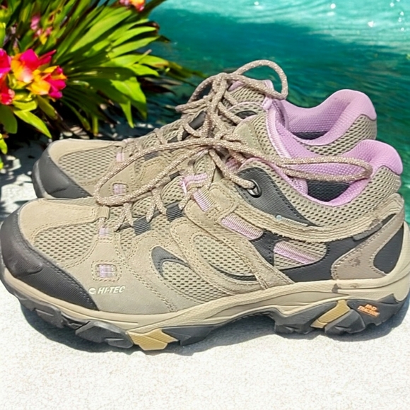 Hi-Tec women's size 9 shoes M-D Traction - Picture 7 of 8